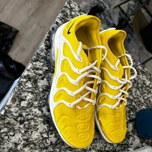 Women’s Nike vapor max plus ( NO SHOE BOX)